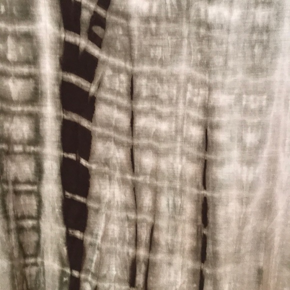 Tie-dye Detailed Green Top - Picture 2 of 2